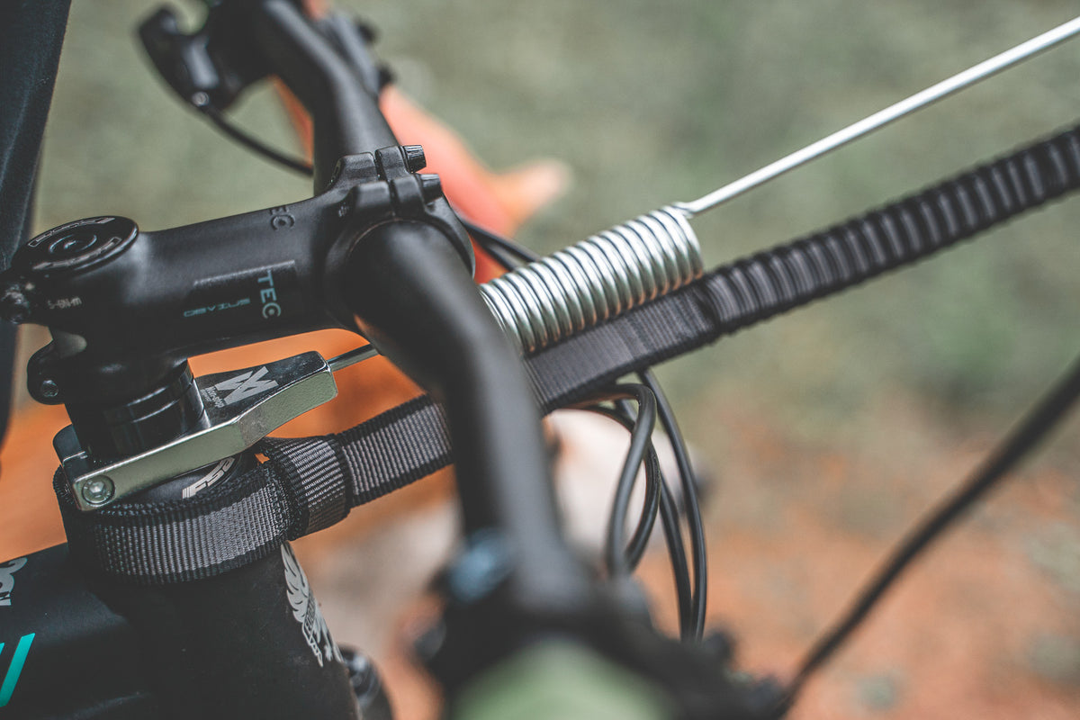 Instalación de Bike Antenna Non-Stop Dogwear paso a paso — guía de montaje en bicicleta